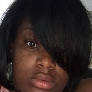 Meet your Posher, Monique